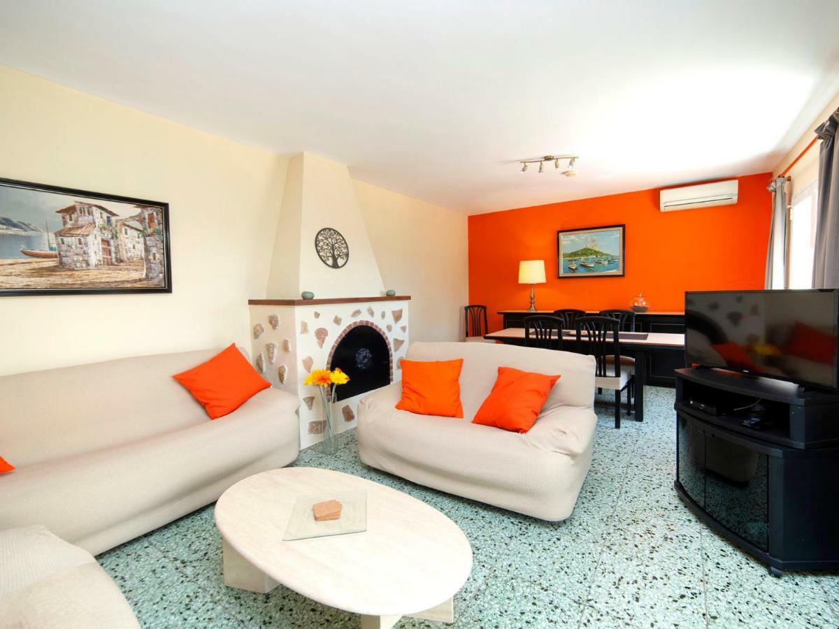 Holiday Home Alma Calp Dış mekan fotoğraf